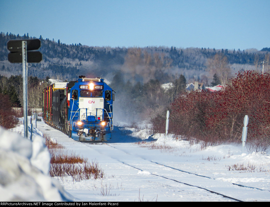 CN 4912 leads 559 near Trois-Pistoles